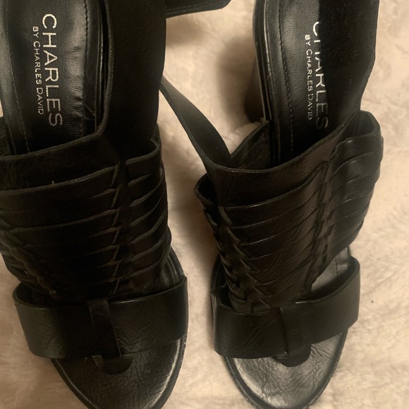 Charles David Black Chunky Heel - Picture 5 of 6